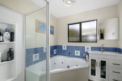 Photo of property in 33 Stephen Street, Trentham, Upper Hutt, 5018