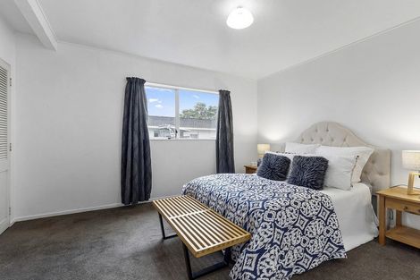 Photo of property in 4 Cobar Close, Maupuia, Wellington, 6022