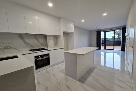 Photo of property in 5/532 Glenfield Road, Glenfield, Auckland, 0629