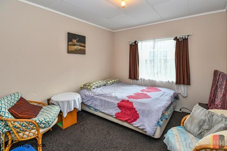 Photo of property in 1/5 Solveig Place, Randwick Park, Auckland, 2105