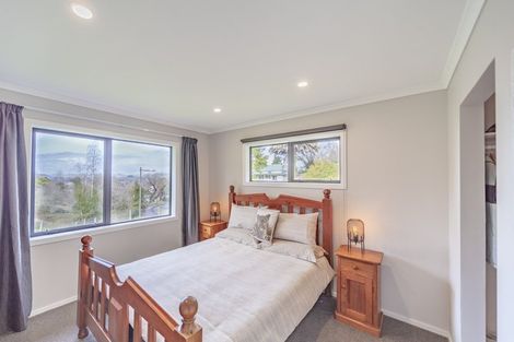 Photo of property in 5 Windsor Road, Waipawa, 4210