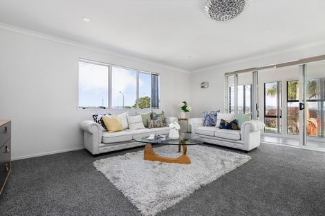 Photo of property in 2 Senator Drive, Manurewa, Auckland, 2105