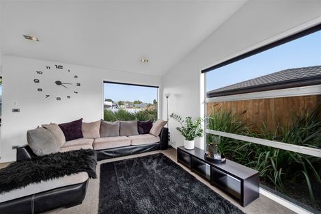 Photo of property in 15 Marlin Terrace, Bell Block, New Plymouth, 4312