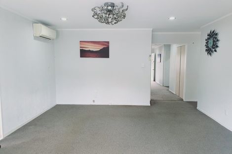 Photo of property in 2 Bill Phillip Place, Clendon Park, Auckland, 2103
