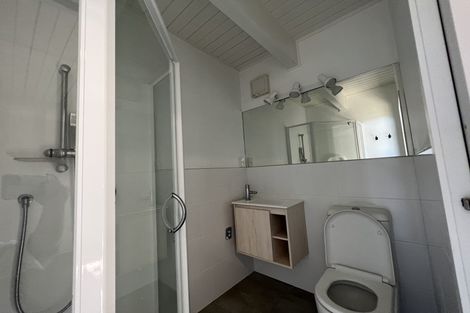 Photo of property in 5 Booralee Avenue, Botany Downs, Auckland, 2010