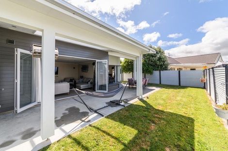 Photo of property in 1 Tennyson Avenue, Kelvin Grove, Palmerston North, 4414