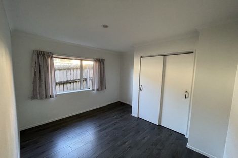 Photo of property in 35 Chesterfield Way, Orewa, 0931