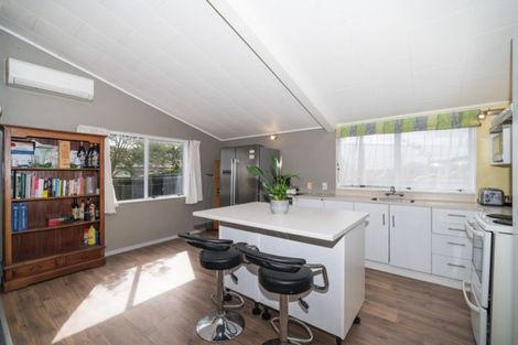Photo of property in 30 Tiller Close, Kelvin Grove, Palmerston North, 4414