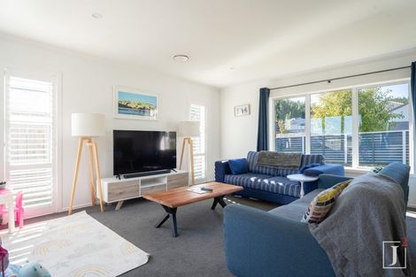 Photo of property in 7 Yorkshire Close, Whitby, Porirua, 5024
