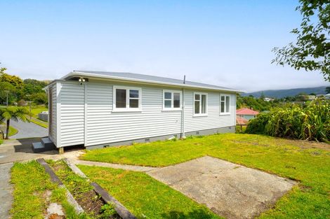 Photo of property in 8 Hampshire Street, Cannons Creek, Porirua, 5024