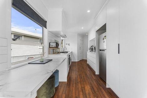 Photo of property in 6 Clearmont Crescent, Blagdon, New Plymouth, 4310