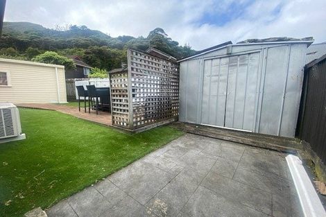 Photo of property in 207a Whites Line East, Waiwhetu, Lower Hutt, 5010