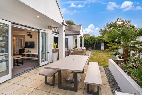 Photo of property in 3 Fieldmoor Place, Parklands, Christchurch, 8083