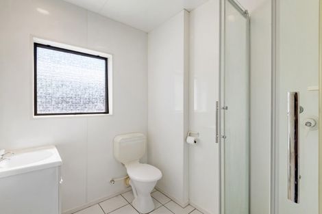 Photo of property in 13 Tarahanga Street, Northcote, Auckland, 0627