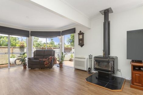 Photo of property in 1/992 Beach Road, Torbay, Auckland, 0630