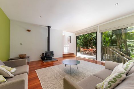 Photo of property in 40 Lone Kauri Road, Karekare, New Lynn, 0772