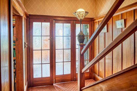 Photo of property in 35 Marine Parade, Eastbourne, Lower Hutt, 5013