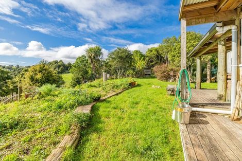 Photo of property in 1064 Pungaere Road, Waipapa, 0295