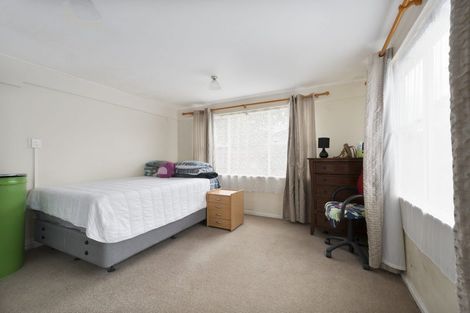Photo of property in 8 Fowey Avenue, Te Atatu South, Auckland, 0610