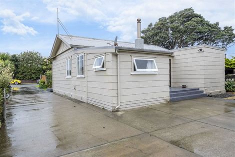 Photo of property in 9 Manuka Street, Otaki Beach, Otaki, 5512