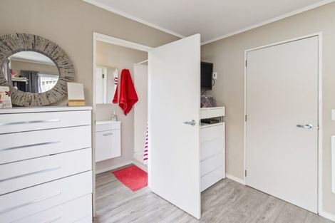 Photo of property in 19 Mellsop Avenue, Waiuku, 2123