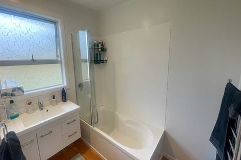 Photo of property in 32 Candia Road, Swanson, Auckland, 0614