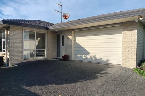 Photo of property in 187 The Parade, Island Bay, Wellington, 6023