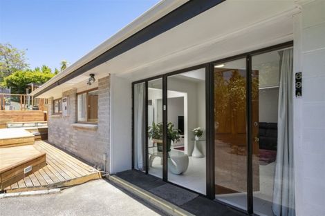 Photo of property in 1/69 Glencoe Road, Browns Bay, Auckland, 0630