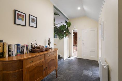 Photo of property in 35 Springdale Grove, Fitzherbert, Palmerston North, 4410