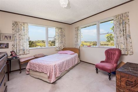 Photo of property in 33 Trig Road, Whitford, Howick, 2571