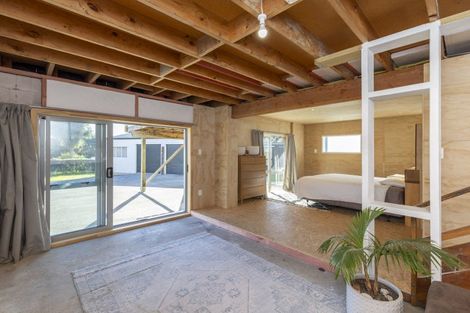 Photo of property in 43 Kaitawa Crescent, Paraparaumu, 5032