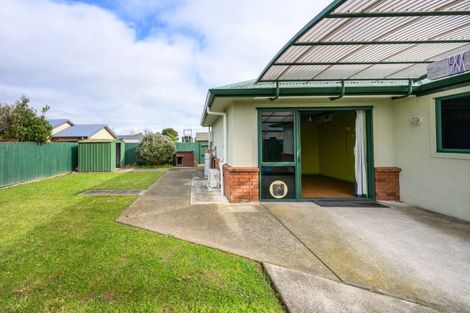 Photo of property in 8 Fernlea Avenue, Kelvin Grove, Palmerston North, 4414