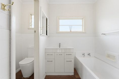 Photo of property in 12 Belvedere Crescent, Takaro, Palmerston North, 4412