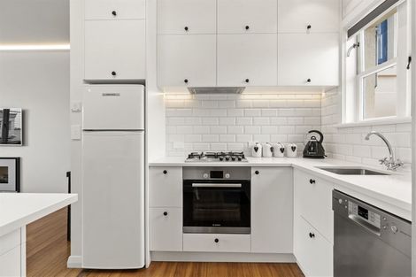 Photo of property in 3/64 Victoria Road, Devonport, Auckland, 0624