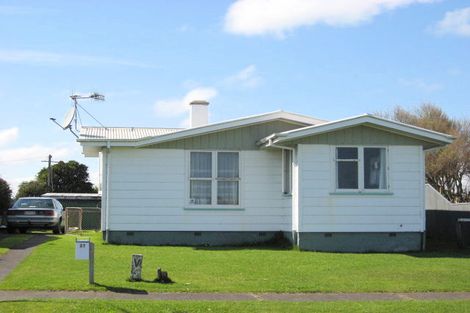 Photo of property in 21 Rogers Street, Castlecliff, Whanganui, 4501