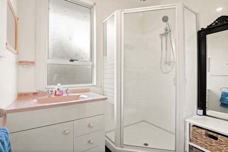 Photo of property in 35 Greenhithe Street, Waihola, Milton, 9073