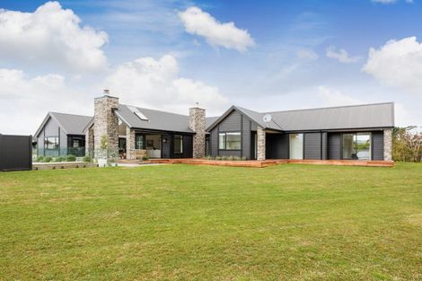 Photo of property in 72 Hartwell Drive, Kelvin Grove, Palmerston North, 4470