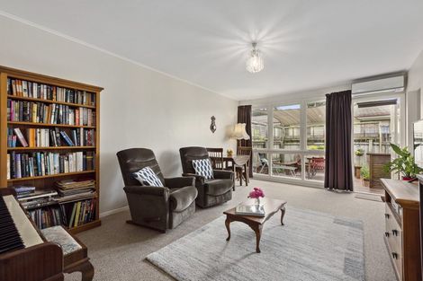 Photo of property in 1/15 Lane Street, Wallaceville, Upper Hutt, 5018