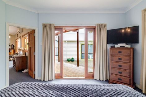 Photo of property in 53 Russell Street, Palmerston North, 4414