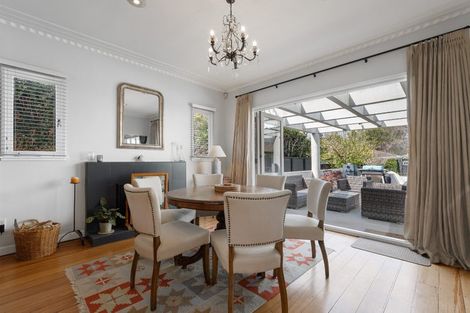 Photo of property in 462 Devonport Road, Tauranga South, Tauranga, 3112