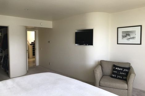 Photo of property in 4/154 Oriental Parade, Oriental Bay, Wellington, 6011