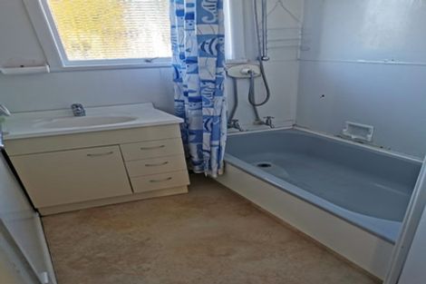 Photo of property in 2/32 Wallace Road, Papatoetoe, Auckland, 2025