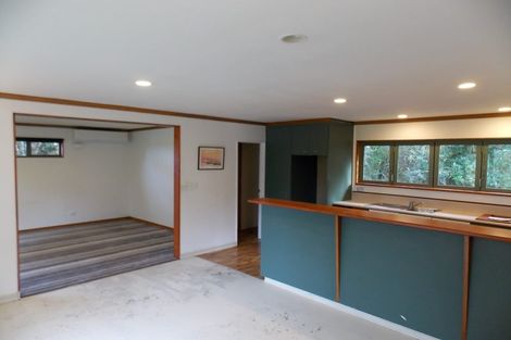 Photo of property in 90 Percy Dyett Drive, Karori, Wellington, 6012