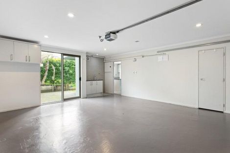 Photo of property in 12a Otahuri Crescent, Greenlane, Auckland, 1051