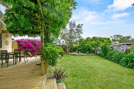 Photo of property in 2 Royal Heights, Glen Avon, New Plymouth, 4312