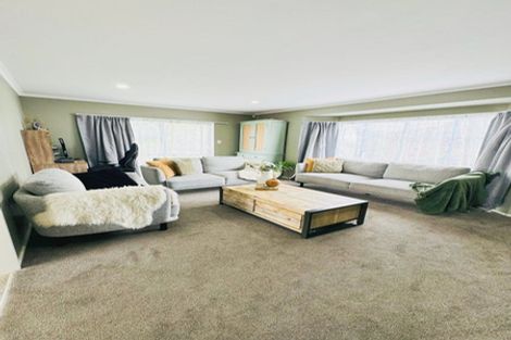 Photo of property in 2/17 Queen Street, Papakura, 2110