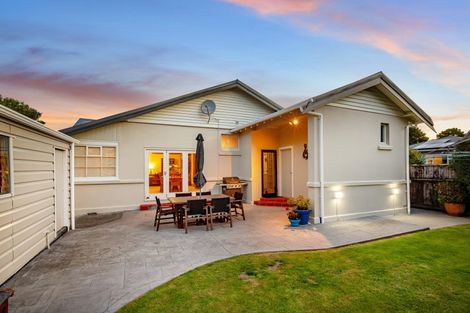 Photo of property in 77 Totara Crescent, Woburn, Lower Hutt, 5011