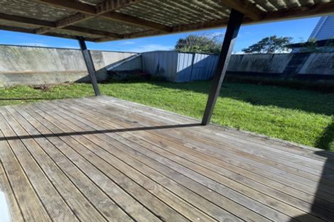 Photo of property in 1/52 Glen Road, Ranui, Auckland, 0612