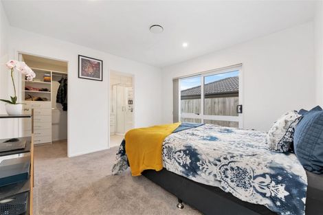 Photo of property in 16 John Broad Place, Flat Bush, Auckland, 2019