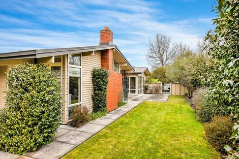 Photo of property in 2 Pulford Place, Ilam, Christchurch, 8041